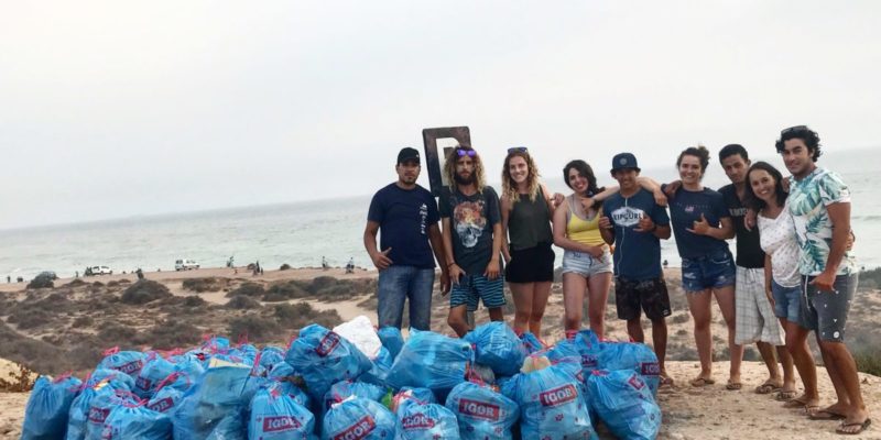 Beach clean-up Morocco Bluemind Surf Yoga Camp